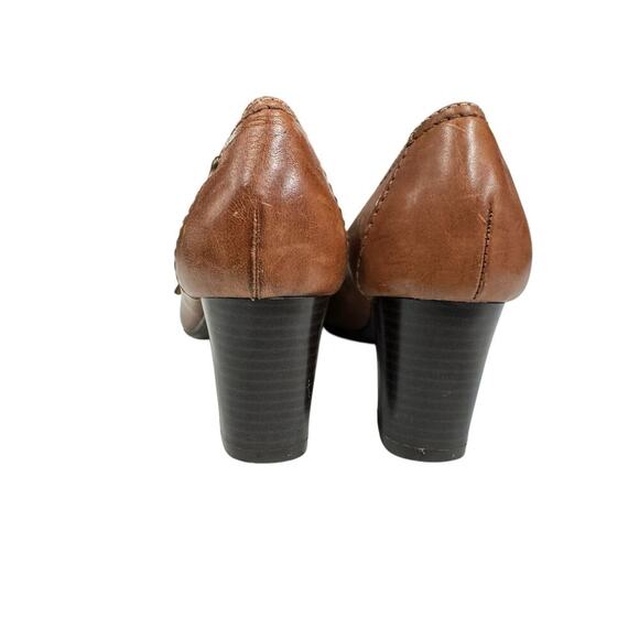 Natural Soul by Naturalizer Brown Leather 2 1/2” Pump Buckle Detail Size 6.5 - Picture 3 of 12